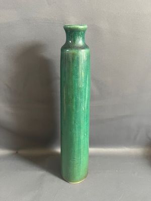Haut vase "tube" en céramique verte à col resserré
