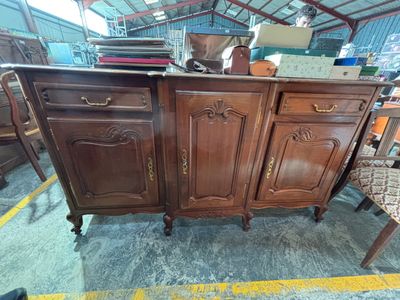 Enfilade trois portes deux tiroirs