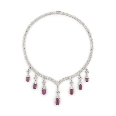 un collier en rubis et diamants, signé Cartier