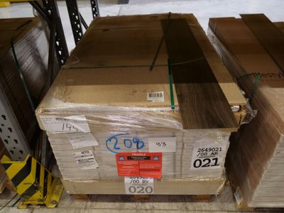 plusieurs boîtes empilées les unes sur les autres