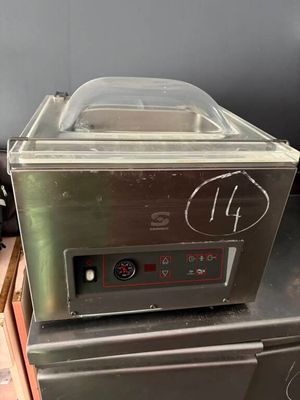 l'image d'une machine posée sur une table