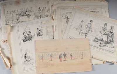 beaucoup de vieux dessins sur la table