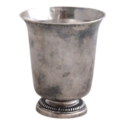 TIMBALE de forme tulipe en argent uni, reposant sur un piédo… - Photo 1