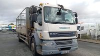 CAMION PLATEAU GRUE CAGE DAF 4X2 FA LF55 équipé GRUE HYVA HB… (photo 6)