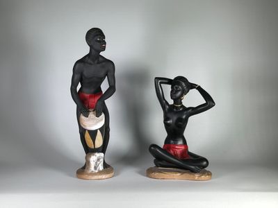 paire de figurines africaines d'un homme et d'une femme