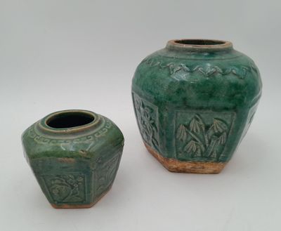 ASIE. Suite de 2 pots à gingembre de section hexagonale en g…