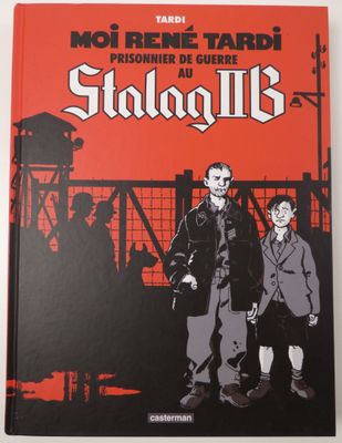 la couverture du livre *Shadows*, sur laquelle figurent deux hommes debout devant une clôture