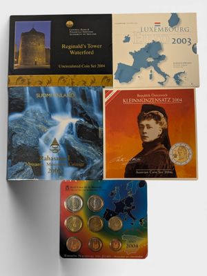 5 Plaquettes différentes : piéces euros fleur de coin :Autriche 2004, 