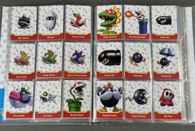 PANINI. Collection SUPER MARIO Bros en classeur.