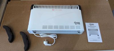 une boîte surmontée d'un radiateur blanc