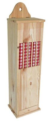 une photo d'un meuble en bois muni d'une pochette en tissu à carreaux rouges et blancs