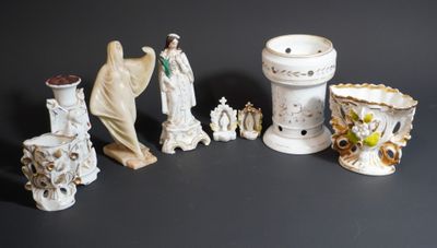 many figurines that are sitting on a table