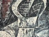 un tableau en noir et blanc représentant un homme et une femme