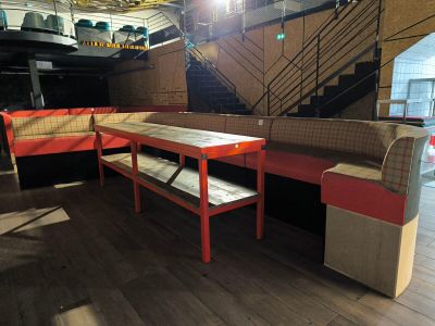 -1 banquette en U formée de 5 éléments en tissus à carreaux …