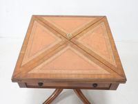 Table à jeu dite mouchoir en bois ouvrant par un tiroir en c… (photo 4)