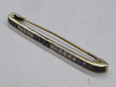 Broche-barrette en or jaune 18K, sertie de 11 diamants de ta…