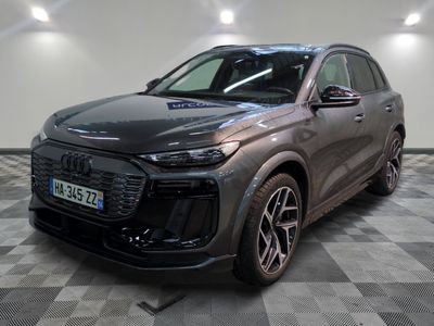 Audi Q3 2.0 T-GDI 2020, version « Qubock Premium » à transmission intégrale (AWD) et boîte automatique à 5 rapports, break