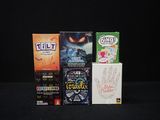 il y a plein de jeux différents sur la table