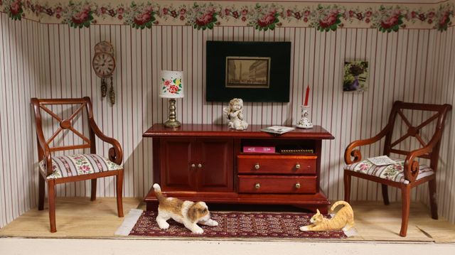 Diorama. Composition miniature, dans une vitrine en bois, vitre e...