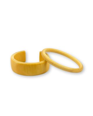 deux anneaux jaunes sur fond blanc, avec un fond blanc