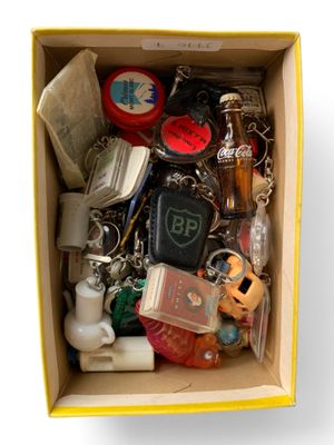 Lot de porte-clefs dont publicitaires