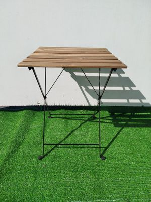 1 Table de jardin pliante élégante en bois et métal noir - D…
