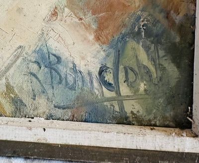 un graffiti sur le mur d'un vieil immeuble avec un rebord de fenêtre