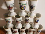 a stack of cups that are sitting on a table