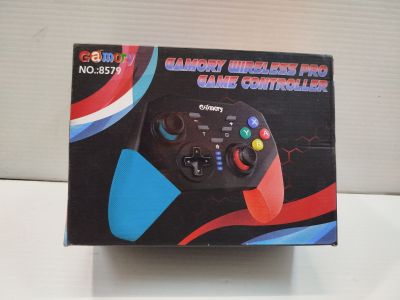 une boîte contenant une manette de jeu