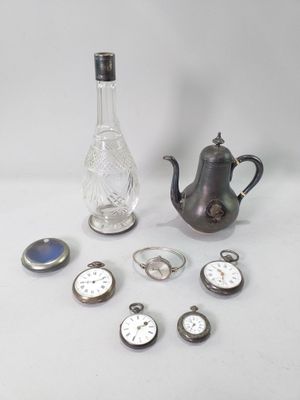 many different items that are sitting on the table
