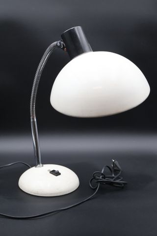 Vintage. Lampe de bureau bras articulé laqué blanc, des années 19...