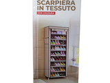 une boîte en carton contenant un range-chaussures