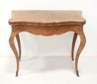 Table à jeux de style Louis XV en bois de placage à décor ma…