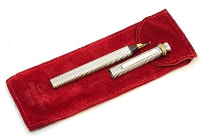 CARTIER Paris. Modèle "Trinity".