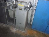 une machine qui se trouve dans le coin d'une pièce
