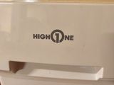 une machine blanche posée sur un comptoir