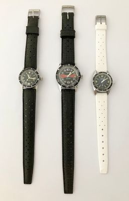ENSEMBLE de trois MONTRES de plongée en acier : GALION, mouv…