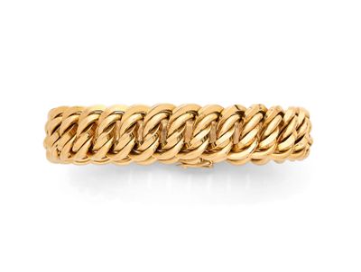 une bague en or jaune ornée d'un motif tressé
