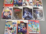 de nombreux jeux Nintendo Wii sont exposés sur la table