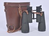two binoculars that are sitting next to each other