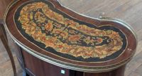 Ensemble de petits meubles d'appoint en marqueterie et bronz… (photo 3)