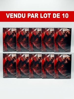 un lot de six boîtiers de DVD avec la jaquette de « The Walking Dead »