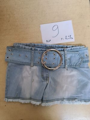 Ensemble de 16 shorts en denim bleu clair, avec finition eff…