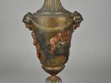 a vase that is sitting on a table