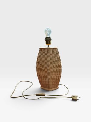 an image of a lamp that is sitting on a table