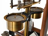 a small machine that is sitting on a table