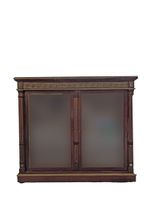 Vitrine en acajou et placage d'acajou ouvrant par deux porte…