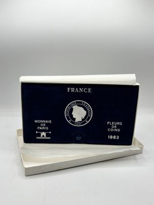 Coffret de pièces de le Monnaie de Paris "Fleurs de coins" 1…