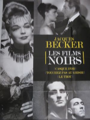 L'affiche du film « Les films noirs » est accrochée au mur.