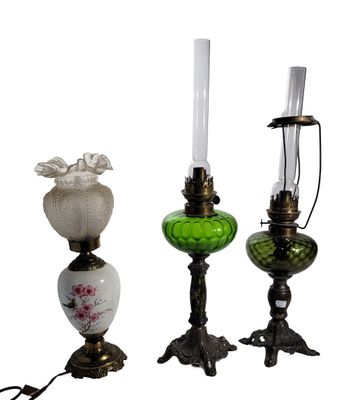 RUENION de 3 lampes à pétrole, la première en régule et verr…
